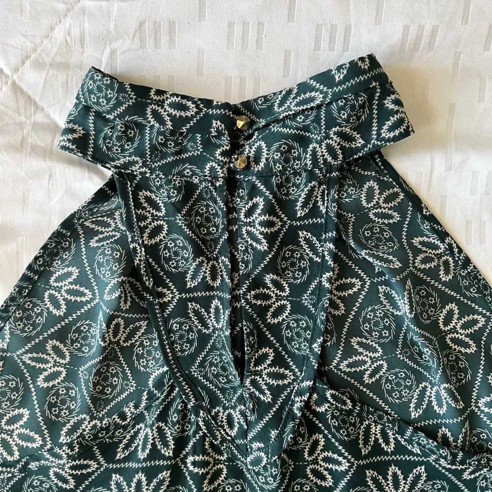 Flowy Halter Blouse with Mock Neck and Keyhole Back Detail - Picture 5 of 12